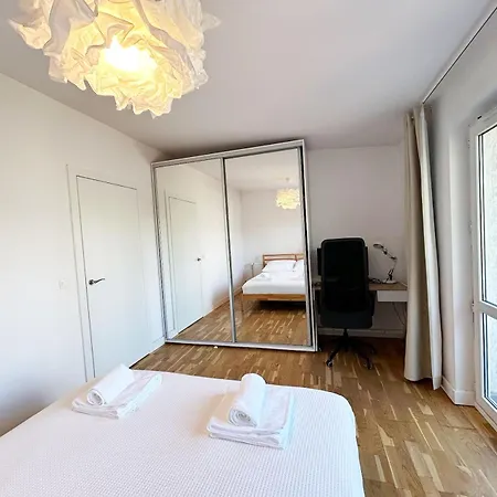 Fantastays - Sunny Cloud Apartment